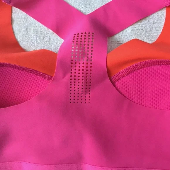 Reebok PureMove Size Small Sports Bra in Proud Pink Revolutionary Fabric - Picture 3 of 10